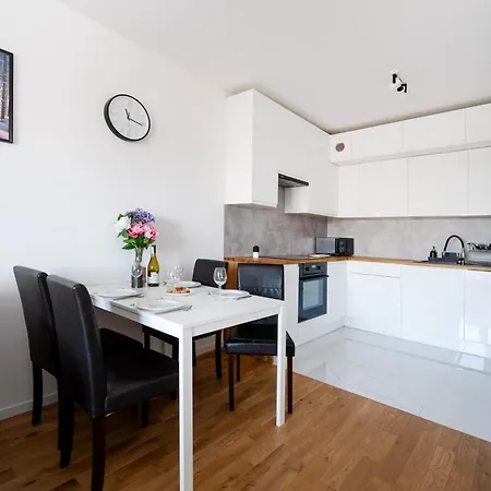 Wroblewskiego Apt - Balcony, Parking, Workspace - By Rentujemy