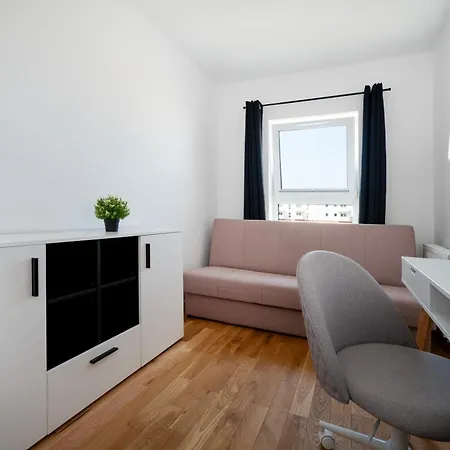Wroblewskiego Apt - Balcony, Parking, Workspace - By Rentujemy *