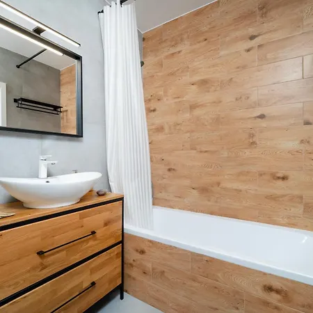 Wroblewskiego Apt - Balcony, Parking, Workspace - By Rentujemy Apartment Lodz