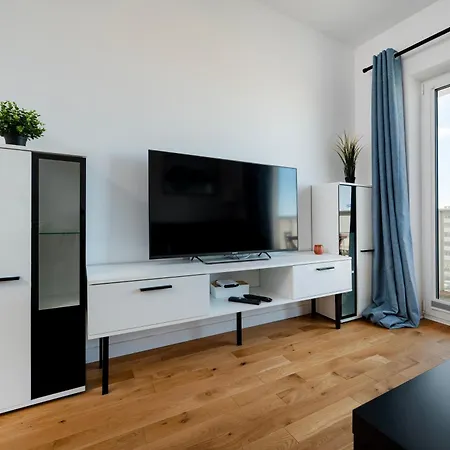 Wroblewskiego Apt - Balcony, Parking, Workspace - By Rentujemy Apartment
