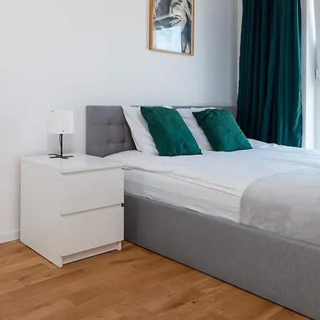 Wroblewskiego Apt - Balcony, Parking, Workspace - By Rentujemy *