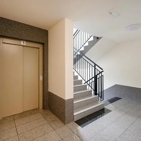 Apartment Wroblewskiego Apt - Balcony, Parking, Workspace - By Rentujemy